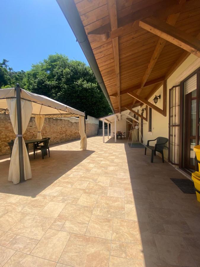 Caserma Guelfa - Casa Vacanza Chiarina سان بنيديتّو ديل ترونتو المظهر الخارجي الصورة