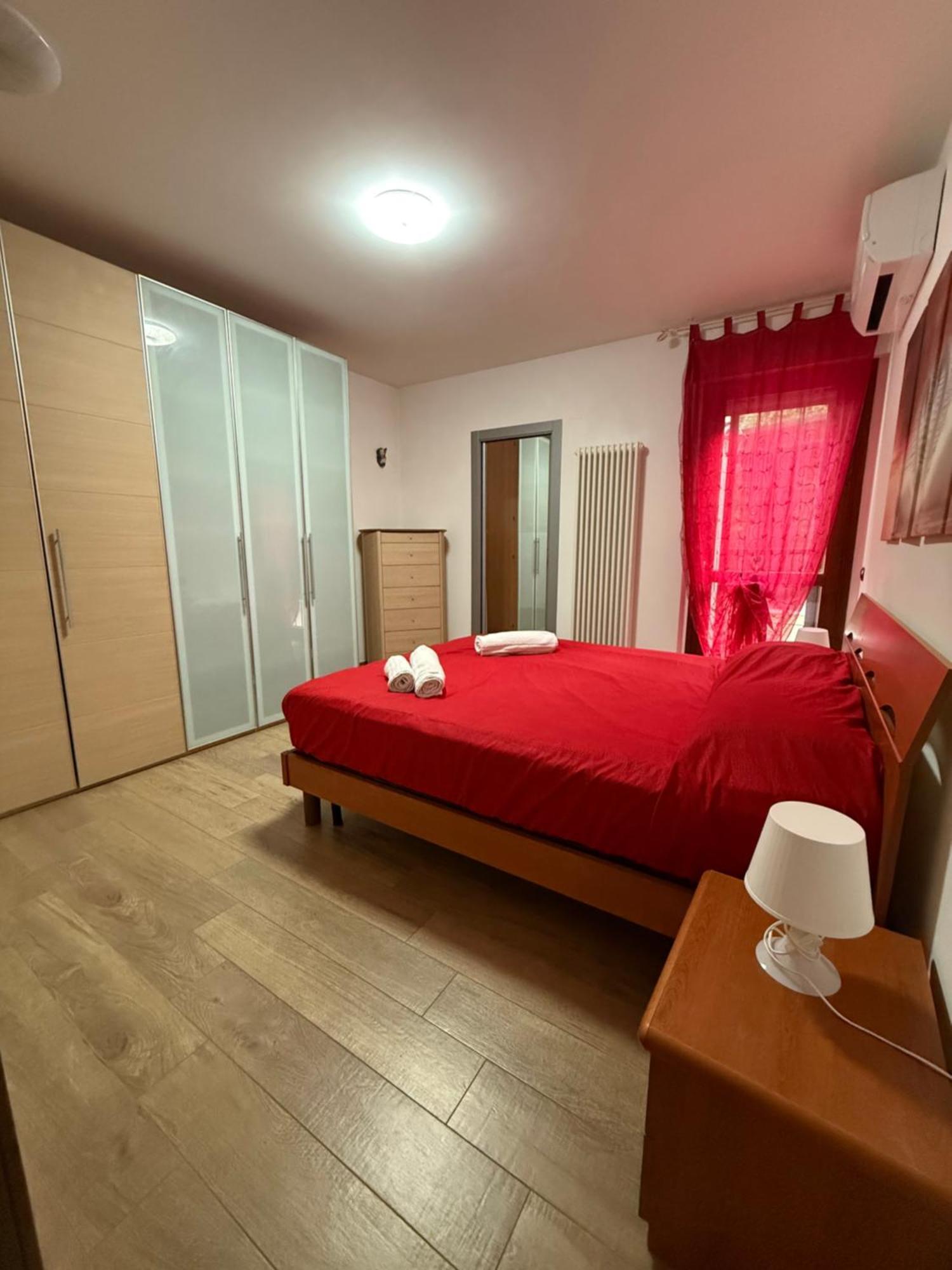 Caserma Guelfa - Casa Vacanza Chiarina سان بنيديتّو ديل ترونتو المظهر الخارجي الصورة